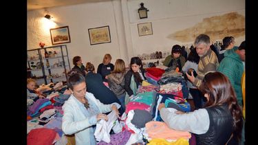 La feria es una ocasión para colaborar con una causa solidaria. (ARCHIVO LA OPINION)