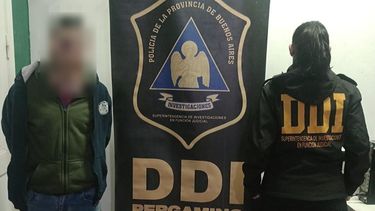 un convicto corto la tobillera electronica en colon, escapo a pergamino y fue recapturado en barrio belgrano un convicto corto la tobillera electronica en colon, escapo a pergamino y fue recapturado en barrio belgrano