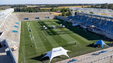 El Estadio San Nicolás se prepara para recibir nuevamente a cientos de chicos y familias en la cuarta edición del torneo infantil “El Sudamericano”, que se disputará del 5 al 7 de diciembre. El Estadio San Nicolás se prepara para recibir nuevamente a cientos de chicos y familias en la cuarta edición del torneo infantil “El Sudamericano”, que se disputará del 5 al 7 de diciembre.