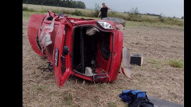 Estado en el que quedó el Chevrolet Celta rojo involucrado en el accidente. Estado en el que quedó el Chevrolet Celta rojo involucrado en el accidente.