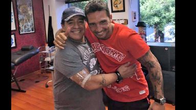 Die Palermo junto a Diego Maradona en el local. (DIE PALERMO)