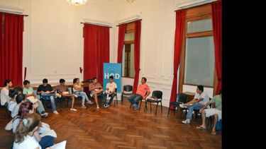 Agrupaciones políticas, centros de estudiantes de los colegios y organizaciones participaron del encuentro. (LA OPINION)