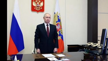 Durante años, las élites occidentales nos aseguraron hipócritamente sus intenciones pacíficas, manifestó Putin. Durante años, las élites occidentales nos aseguraron hipócritamente sus intenciones pacíficas, manifestó Putin.