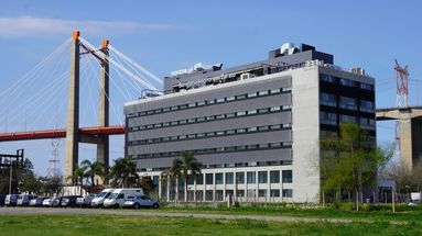 El director del Sanatorio Anchorena Zárate, Alberto Arena, explicó que el establecimiento cuenta con una guardia activa las 24 horas que abarca Pediatría, Clínica Médica, Cirugía, Traumatología, Ginecología y Obstetricia. El director del Sanatorio Anchorena Zárate, Alberto Arena, explicó que el establecimiento cuenta con una guardia activa las 24 horas que abarca Pediatría, Clínica Médica, Cirugía, Traumatología, Ginecología y Obstetricia.