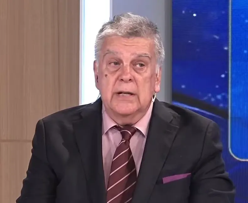 Fue detenido tras una investigación por amenazas y mensajes intimidatorios reiterados contra Luis Ventura. Quedó imputado por coacción agravada.