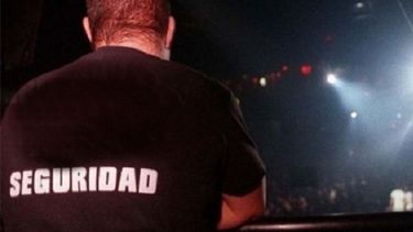 echaron de un boliche a dos jovenes que protagonizaron incidentes en el local y luego agredieron a la policia echaron de un boliche a dos jovenes que protagonizaron incidentes en el local y luego agredieron a la policia