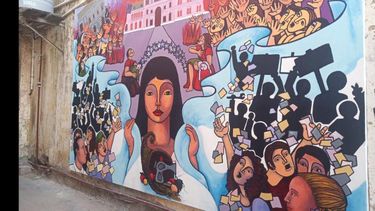 Numerosos militantes de derechos humanos participaron de la exposición del primer mural, sobre el golpe de 1955, pintado por Nora Patrich. Numerosos militantes de derechos humanos participaron de la exposición del primer mural, sobre el golpe de 1955, pintado por Nora Patrich.