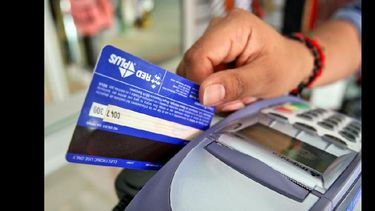 Según la Came, los bancos cobran excesivas comisiones por el uso de tarjetas. (INTERNET)