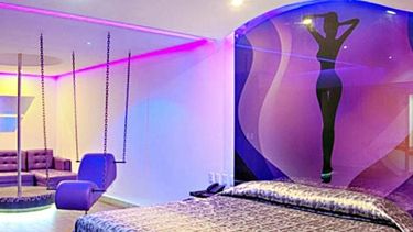 En la habitación había un sujeto, un adolescente y una mujer consumiendo cocaína y los perpetradores del falso allanamiento los despojaron de medio kilo de cocaína.