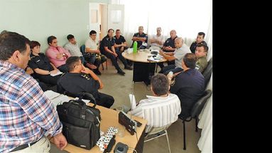 La reunión se llevó a cabo ayer a la mañana con amplia participación de autoridades locales y fuerzas de seguridad. (LA OPINION)
