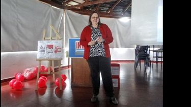 La doctora Mariel Casamassima fue la encargada de dar la charla. (SERVICIO DE HEMOTERAPIA HOSPITAL SAN JOSE)
