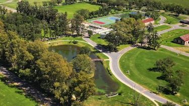 Club de Campo Rancagua: Arquitectura, paisaje y memoria en un mismo territorio