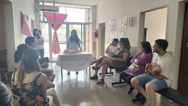 La doctora Yolanda Martínez es la encargada del Consultorio de Alto Riesgo que funciona en el Caps 2 de Abril del barrio Acevedo. La doctora Yolanda Martínez es la encargada del Consultorio de Alto Riesgo que funciona en el Caps 2 de Abril del barrio Acevedo.