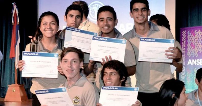 El Estado nacional consideró conveniente ampliar la prestación del programa de forma que alcance a la franja etaria de 16 a 24 años inclusive.