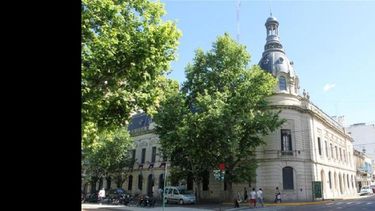 Recién el lunes volverán a juntarse los municipales con el Ejecutivo para tratar de cerrar la paritaria salarial. (LA OPINION)