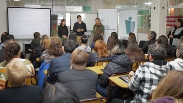 Los cursos están organizados en tres grupos de trabajo y son dictados por profesionales pergaminenses especializados. Los cursos están organizados en tres grupos de trabajo y son dictados por profesionales pergaminenses especializados.