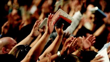 El encuentro será este domingo a las 19:00 en Plaza Independencia, con acceso libre y gratuito para todos los vecinos de Pergamino y alrededores.