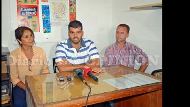 Fernanda Barrionuevo, Matías Villeta y Diego Basanta, los referentes de las tres áreas explicaron la labor preventiva. (LA OPINION)