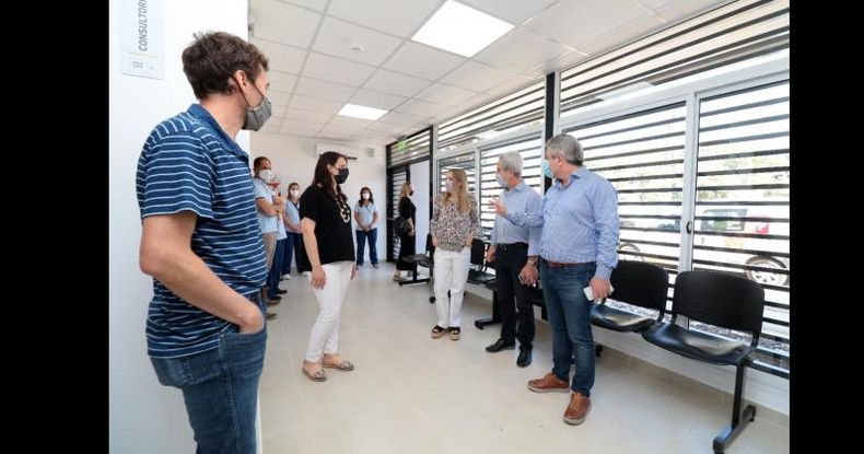 El intendente Javier Martínez recorrió el Centro de Atención Primaria de la Salud en Villa Alicia con el fin de observar las obras concretadas en este lugar.