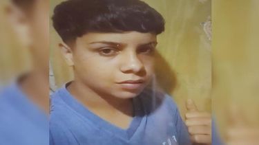 Laureano Walter Tomás Trotta (15) es de contextura física delgada, mide 1,60 metros, tiene el cabello corto y castaño, y ojos marrones claros.