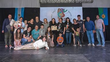 El equipo de trabajo. La Sede del Certamen para Nuevos Valores Pre Cosquín se llevó a cabo a cargo de su Delegado Oficial del Certamen, José Luis Jacobo. El equipo de trabajo. La Sede del Certamen para Nuevos Valores Pre Cosquín se llevó a cabo a cargo de su Delegado Oficial del Certamen, José Luis Jacobo.