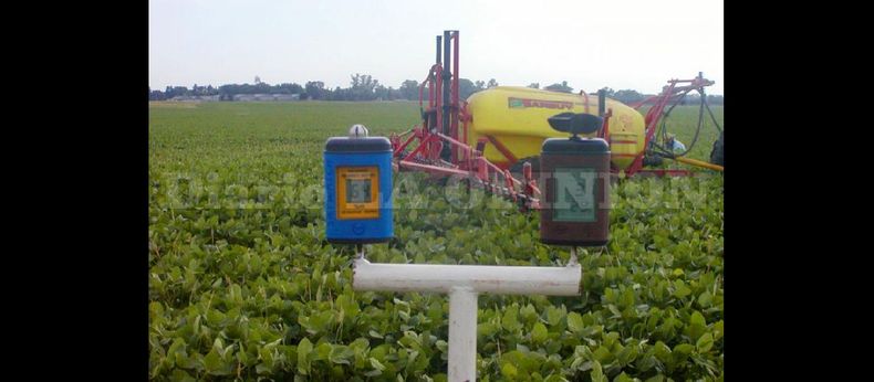 Según Villafuerte Ruzo los productores habrían empleado productos que se encuadran en la Ley de Residuos Peligrosos Nº 24.051. Los productores dijeron que respetaron distancias y usaron productos aprobados. (ARCHIVO LA OPINION)