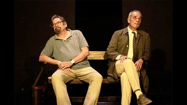 Este domingo vuelve a escena en Espacio Cíclico Rojo la obra “A medio camino”, de María Luz Cruz, con dirección de Natalia Sachero y Jorge Abal. Este domingo vuelve a escena en Espacio Cíclico Rojo la obra “A medio camino”, de María Luz Cruz, con dirección de Natalia Sachero y Jorge Abal.