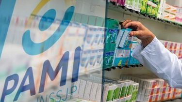El problema no es exclusivo de San Nicolás: más de 14.000 farmacias en todo el país enfrentan retrasos similares. El problema no es exclusivo de San Nicolás: más de 14.000 farmacias en todo el país enfrentan retrasos similares.