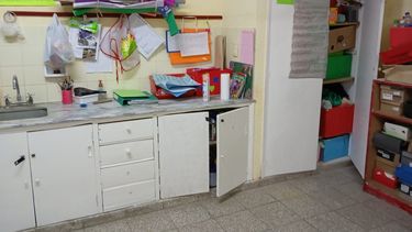 insumos del Consejo Escolar de Pergamino: Los ladrones revisaron todas las instalaciones del Jardín de Infantes y se apoderaron de una gran cantidad de insumos. insumos del Consejo Escolar de Pergamino: Los ladrones revisaron todas las instalaciones del Jardín de Infantes y se apoderaron de una gran cantidad de insumos.