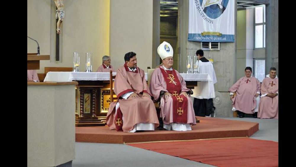 El nuevo diácono junto al obispo Héctor Cardelli. (OBISPADO SAN NICOLAS DE LOS ARROYOS)