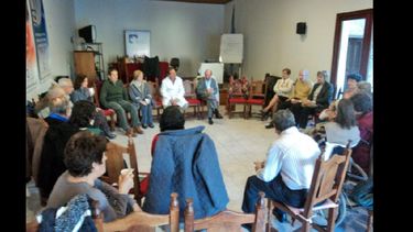 Los encuentros se realizan en el auditorio del sanatorio. (LA OPINION)