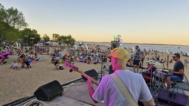 Desde el viernes 23 de enero, la ciudad desplegará una agenda recreativa y cultural con un concurso de pesca, un festival de rock y propuestas gratuitas para toda la familia, con epicentro en el Paseo Viva el Río y el parador municipal. Desde el viernes 23 de enero, la ciudad desplegará una agenda recreativa y cultural con un concurso de pesca, un festival de rock y propuestas gratuitas para toda la familia, con epicentro en el Paseo Viva el Río y el parador municipal.