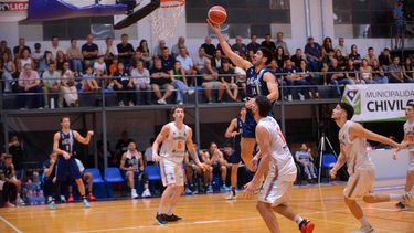 El primer capítulo de la serie de la Conferencia Sur fue para Racing. El primer capítulo de la serie de la Conferencia Sur fue para Racing.