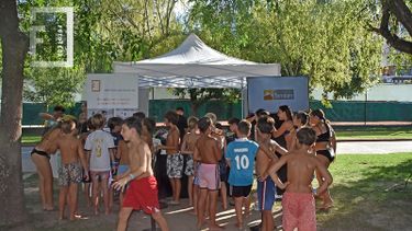El programa Fototeca San Nicolás, promovido por Ternium, llevará adelante durante el mes de febrero la segunda edición de “Fototeca va a tu Club”, una acción cultural de verano que invita a clubes, sindicatos, socios y vecinos a participar activamente en la preservación de la memoria histórica de la ciudad. El programa Fototeca San Nicolás, promovido por Ternium, llevará adelante durante el mes de febrero la segunda edición de “Fototeca va a tu Club”, una acción cultural de verano que invita a clubes, sindicatos, socios y vecinos a participar activamente en la preservación de la memoria histórica de la ciudad.