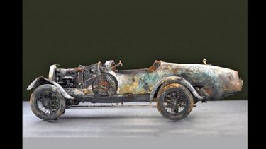 El Bugatti hundido que salió a remate y un comprador pagó 260.500 euros. (HABLEMOS DE AUTOS)