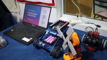 El Jardín de Infantes 919 Heroínas de Malvinas recibió a estudiantes y docentes de todo el partido de San Pedro, con un total de 30 proyectos presentados. El Jardín de Infantes 919 Heroínas de Malvinas recibió a estudiantes y docentes de todo el partido de San Pedro, con un total de 30 proyectos presentados.