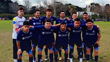 Sports pondrá en juego esta tarde su liderazgo frente a Deportivo Acevedo. Sports pondrá en juego esta tarde su liderazgo frente a Deportivo Acevedo.