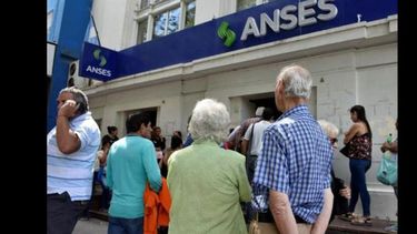 Con estas medidas, la jubilación mínima alcanzará un incremento acumulado del 107% en 2022. Con estas medidas, la jubilación mínima alcanzará un incremento acumulado del 107% en 2022.