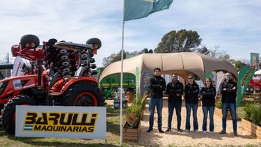 Uno de los pilares de Barulli Maquinarias presente en la Expo Rural de Pergamino, es el servicio postventa. Uno de los pilares de Barulli Maquinarias presente en la Expo Rural de Pergamino, es el servicio postventa.