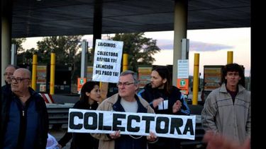 Los reclamos por las cabinas de peaje en la zona de Larena se vienen llevando a cabo desde hace tiempo por parte de los vecinos. (LA OPINION)