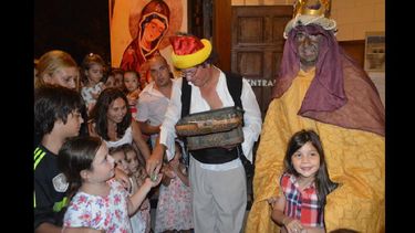 El martes a partir de las 21:00, los Magos de Oriente visitarán a los niños en el atrio de la Parroquia Merced. (ARCHIVO LA OPINION)
