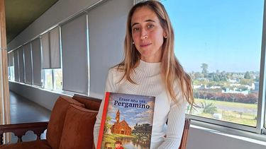 La autora Agustina Roca, radicada en Pergamino, acerca la historia local a los más chicos. La autora Agustina Roca, radicada en Pergamino, acerca la historia local a los más chicos.