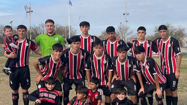 Racing avanzó a los cuartos del Torneo 6 Ligas tras eliminar a Gimnasia por penales. Racing avanzó a los cuartos del Torneo 6 Ligas tras eliminar a Gimnasia por penales.