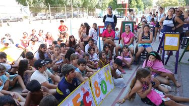 La iniciativa, que alcanzó a niños, niñas y adolescentes de todo el distrito durante el mes de enero, fue impulsada por la Dirección General de Cultura y Educación, con el objetivo de garantizar la continuidad pedagógica y el derecho a la recreación en el período estival. La iniciativa, que alcanzó a niños, niñas y adolescentes de todo el distrito durante el mes de enero, fue impulsada por la Dirección General de Cultura y Educación, con el objetivo de garantizar la continuidad pedagógica y el derecho a la recreación en el período estival.