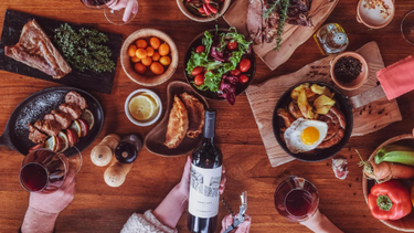 Esta convocatoria tiene como objetivo impulsar investigaciones innovadoras que fortalezcan la gastronomía mendocina, desde una perspectiva productiva, turística, académica y cultural. Esta convocatoria tiene como objetivo impulsar investigaciones innovadoras que fortalezcan la gastronomía mendocina, desde una perspectiva productiva, turística, académica y cultural.