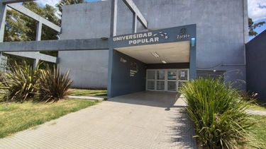 2400 alumnos cursaron materias universitarias y terciarias brindadas por el municipio. 2400 alumnos cursaron materias universitarias y terciarias brindadas por el municipio.