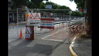 Los trabajos fueron puestos en marcha sobre Avenida de Mayo dado que el gasoducto se extenderá hasta la Plaza San José. (LA OPINION)