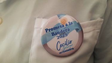Populismo: pines con el nombre de Cecilio Zalazar Populismo: pines con el nombre de Cecilio Zalazar