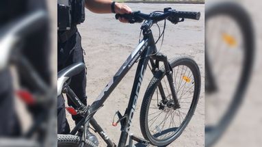 Alrededor de las 15:30, en calle Córdoba y El Socorro, los agentes interceptaron a un hombre de 40 años que circulaba en la bicicleta robada. Alrededor de las 15:30, en calle Córdoba y El Socorro, los agentes interceptaron a un hombre de 40 años que circulaba en la bicicleta robada.