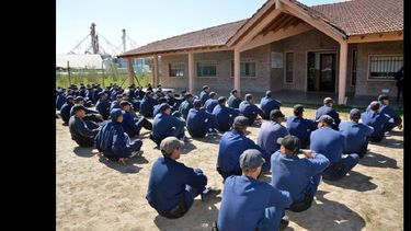 El acto marcará el egreso de la primera promoción de efectivos de Policía Local. (LA OPINION)